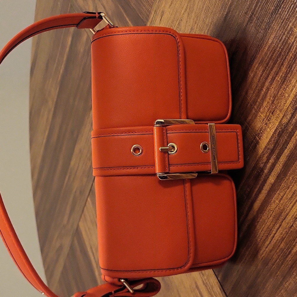 Michael Kors Orange Colby Medium Leather Shoulder Bag - Picture 2 of 6
